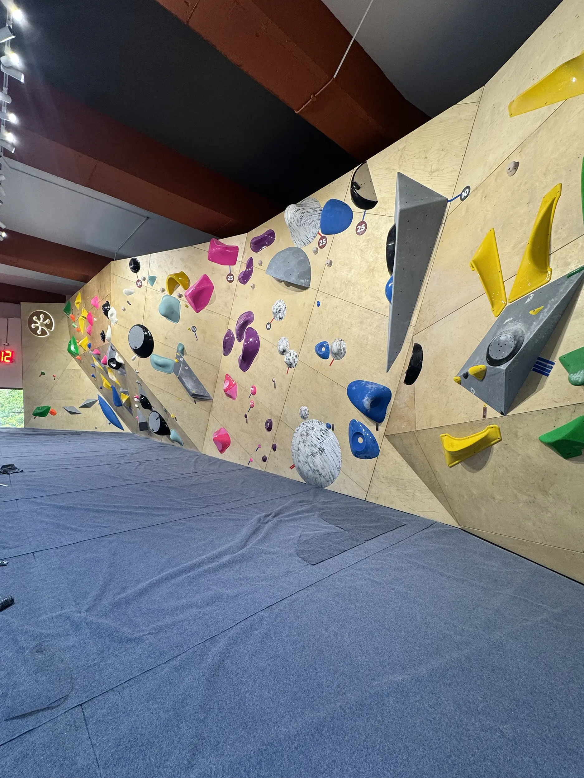 fitbloc Telok Ayer Competition Wall fitbloc Telok Ayer Competition Wall